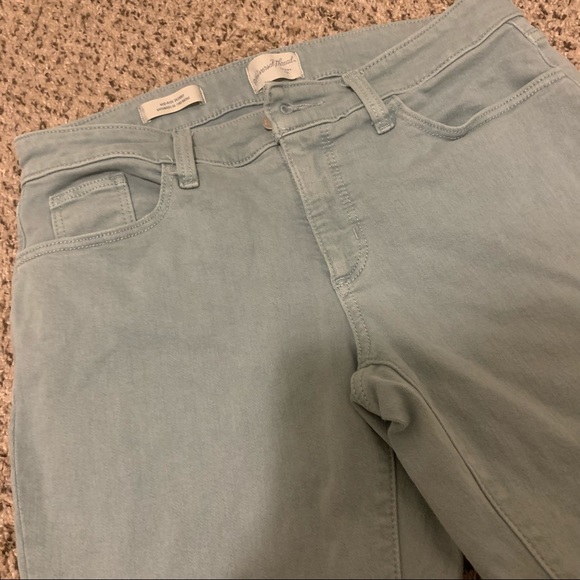 Universal Thread Green Mid-Rise Skinny Jeans, 6/28 - Picture 5 of 11